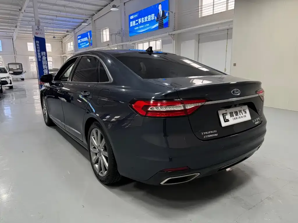 Ford Taurus — фото 10
