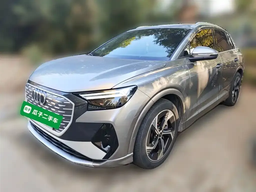 Audi Q4 e-tron — фото 1