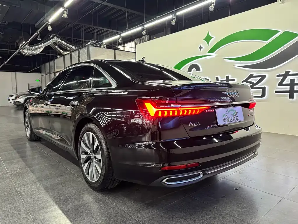 Audi A6L — фото 2