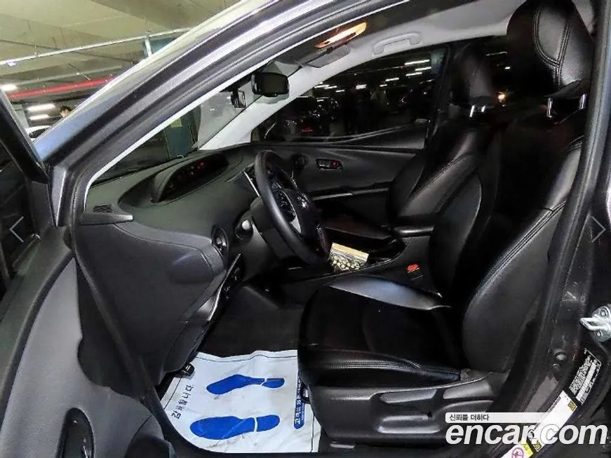 Toyota Prius — фото 5