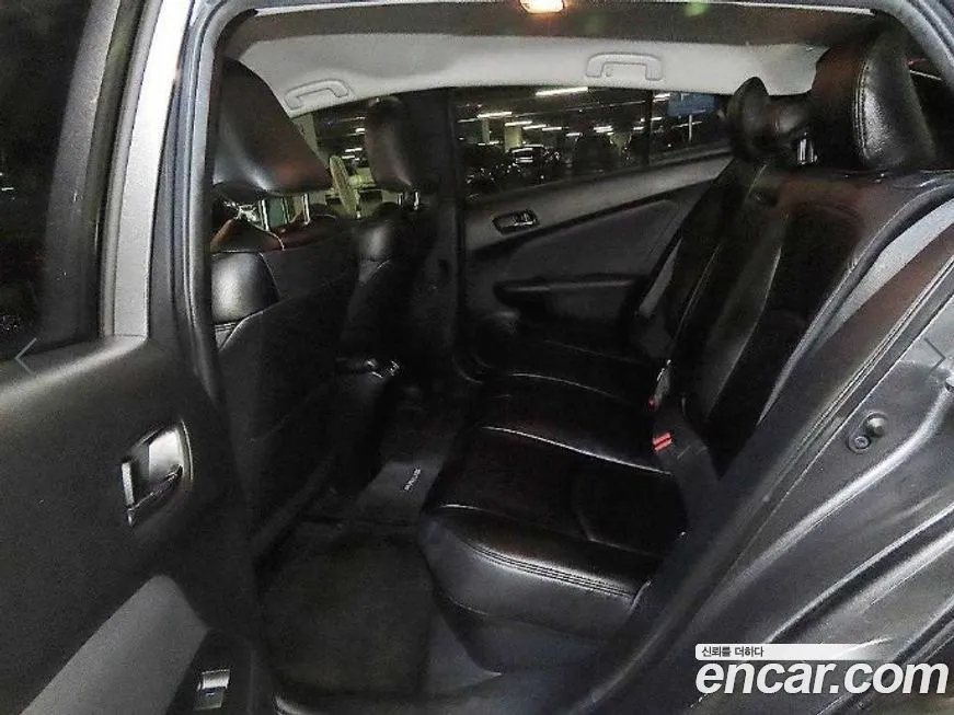 Toyota Prius — фото 3