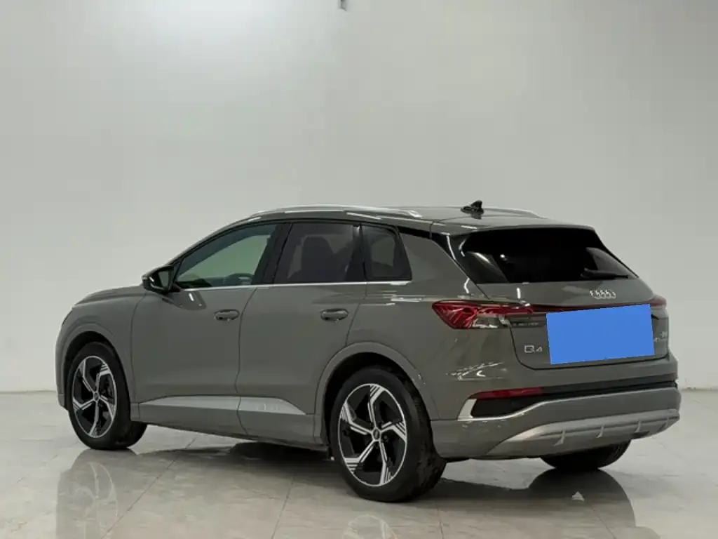 Audi Q4 e-tron — фото 9