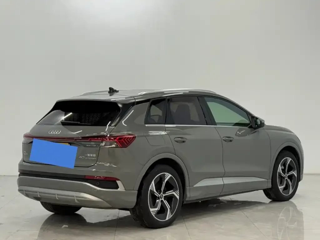 Audi Q4 e-tron — фото 6