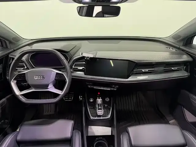 Audi Q4 e-tron — фото 10