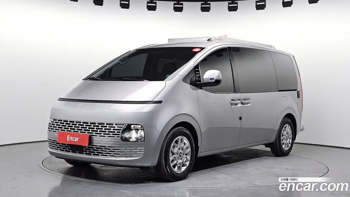 Hyundai Staria — фото 1