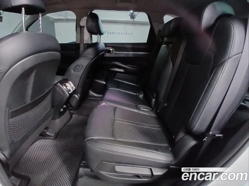 Kia Sorento — фото 5