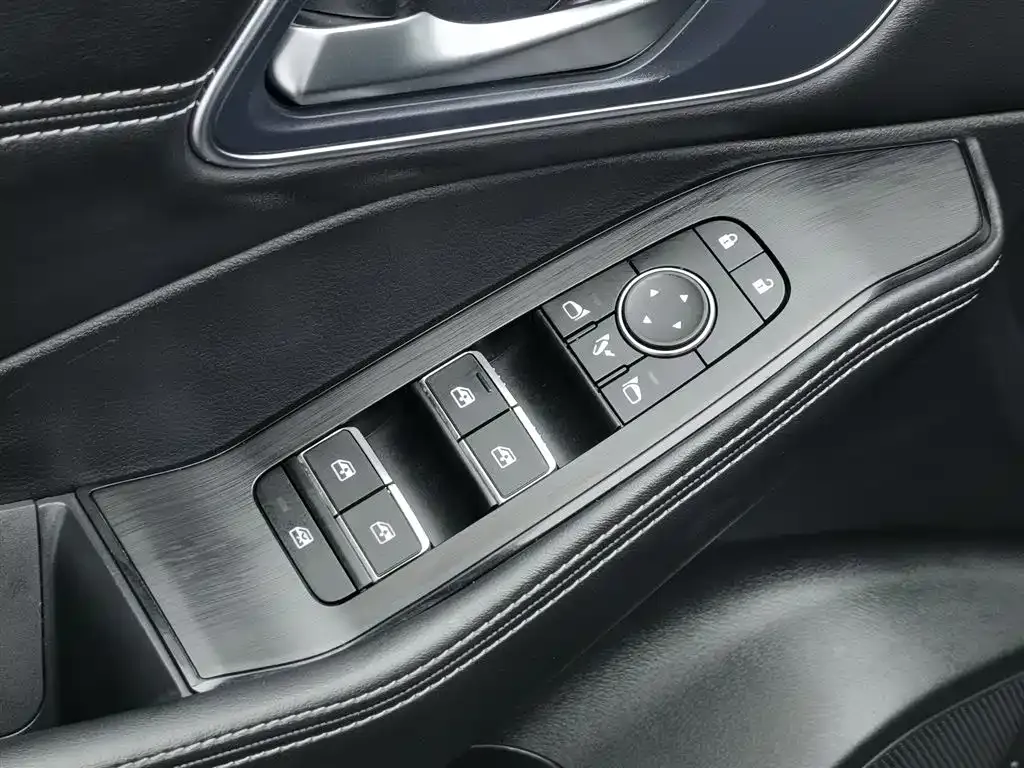 Nissan X-Trail — фото 9