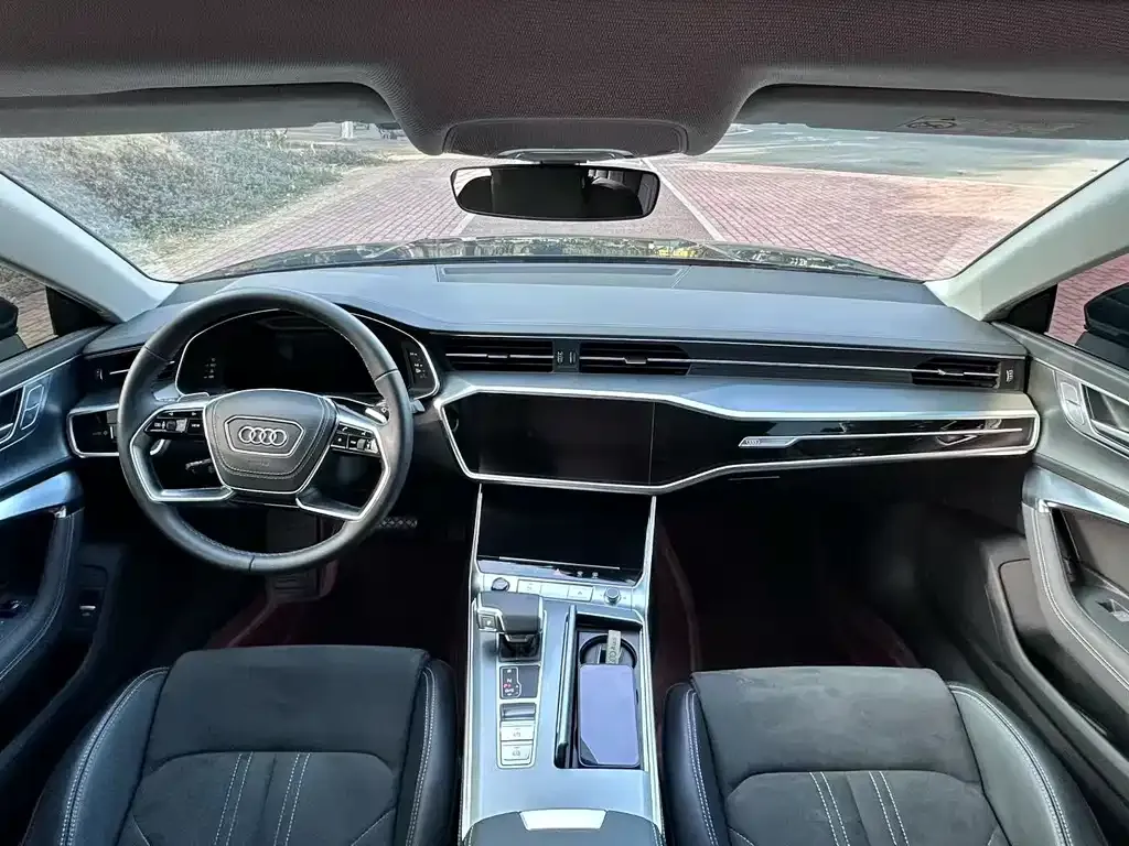 Audi A7L — фото 2