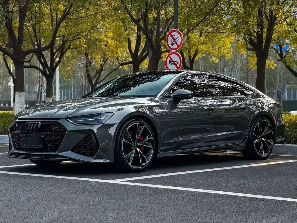 Audi A7 — фото 1