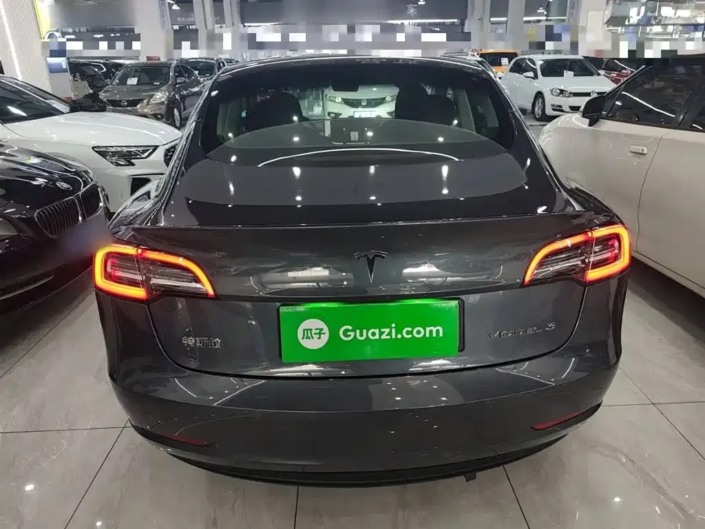 Tesla Model 3 — фото 3