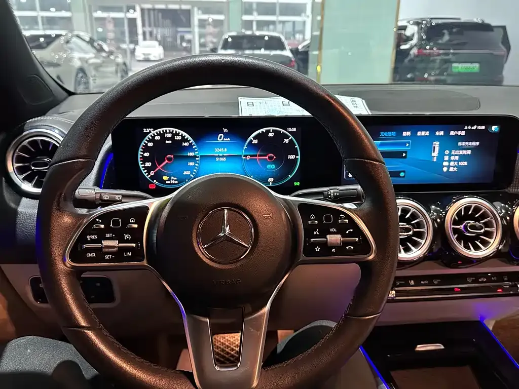 Mercedes-Benz EQB — фото 10