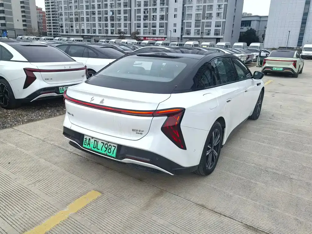 Hongqi EH7 — фото 10