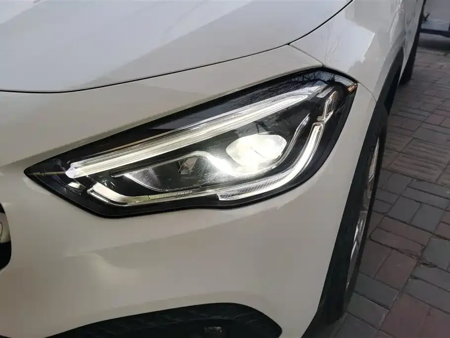 Mercedes-Benz GLA — фото 6