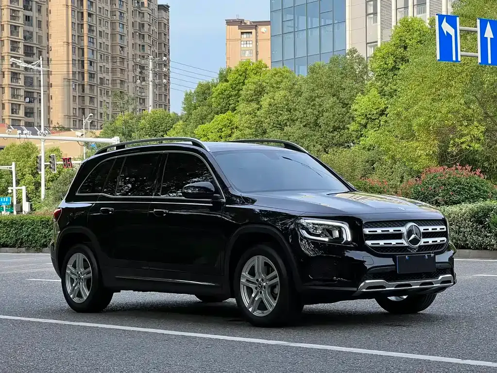 Mercedes-Benz GLB — фото 10