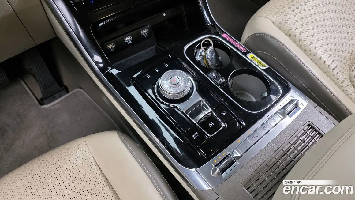 Kia Carnival — фото 10