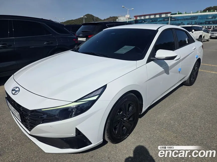 Hyundai AVANTE — фото 1