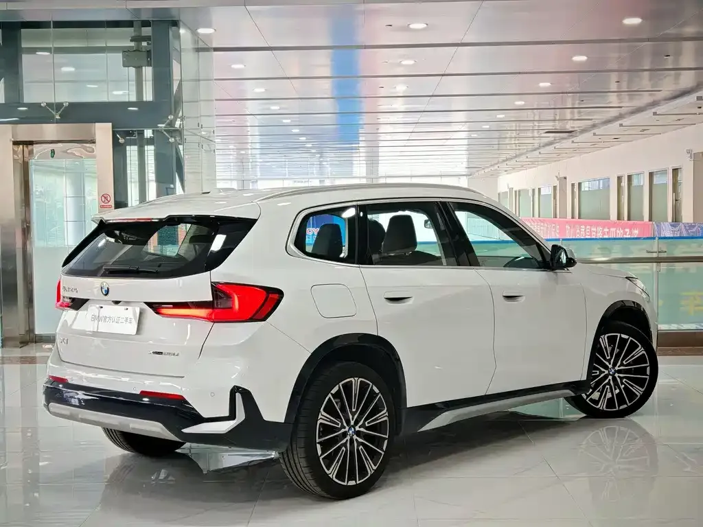 BMW X1 — фото 5