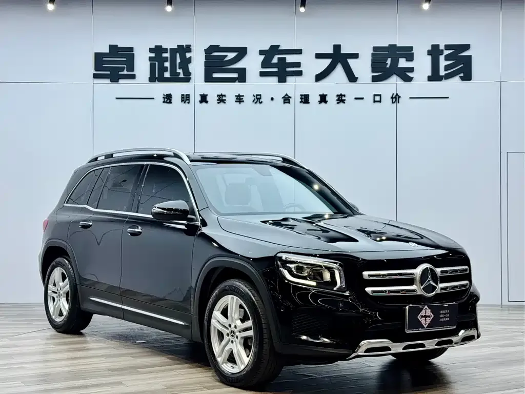 Mercedes-Benz GLB — фото 1