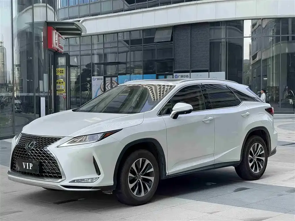 Lexus RX — фото 1
