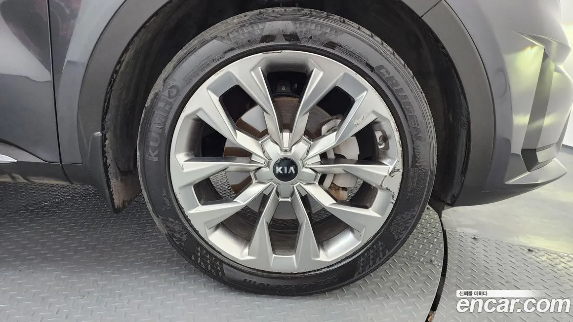 Kia Sorento — фото 6