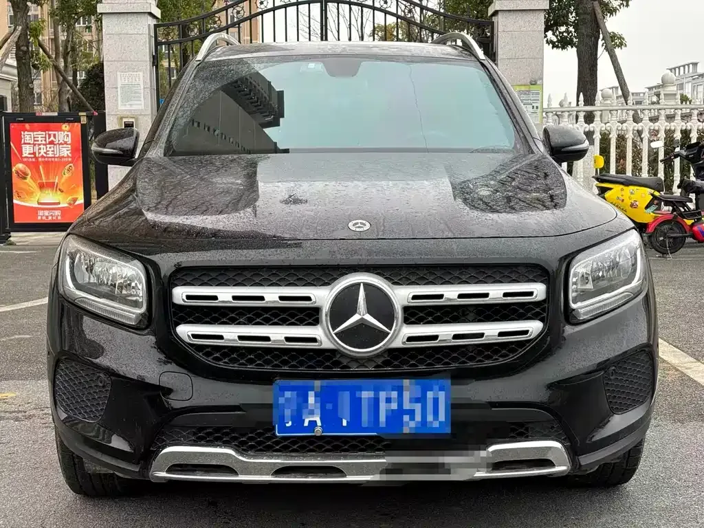 Mercedes-Benz GLB — фото 1