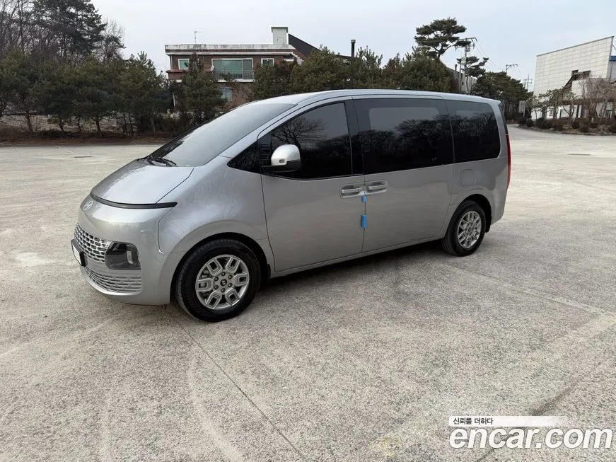 Hyundai Staria — фото 1