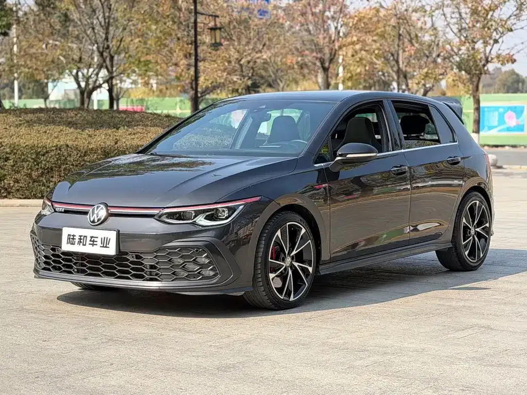 Volkswagen Golf GTI — фото 1