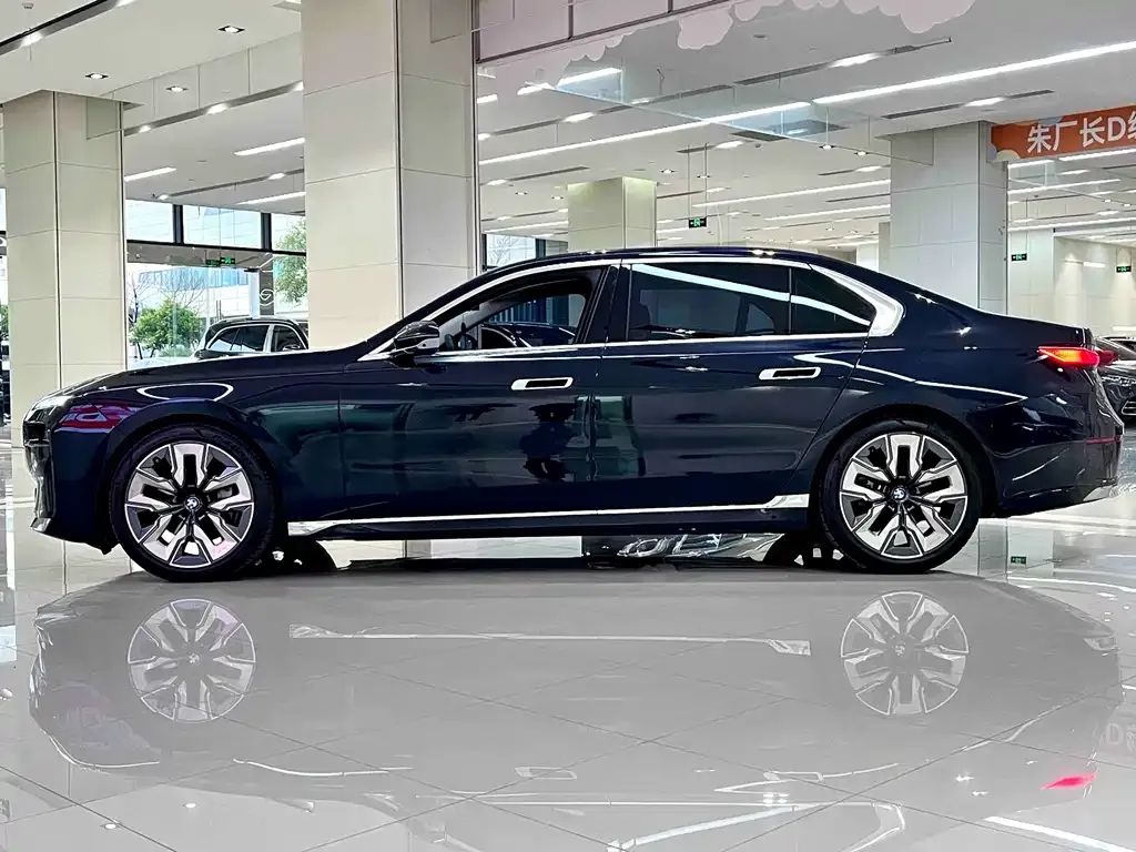 BMW 7 Series — фото 4