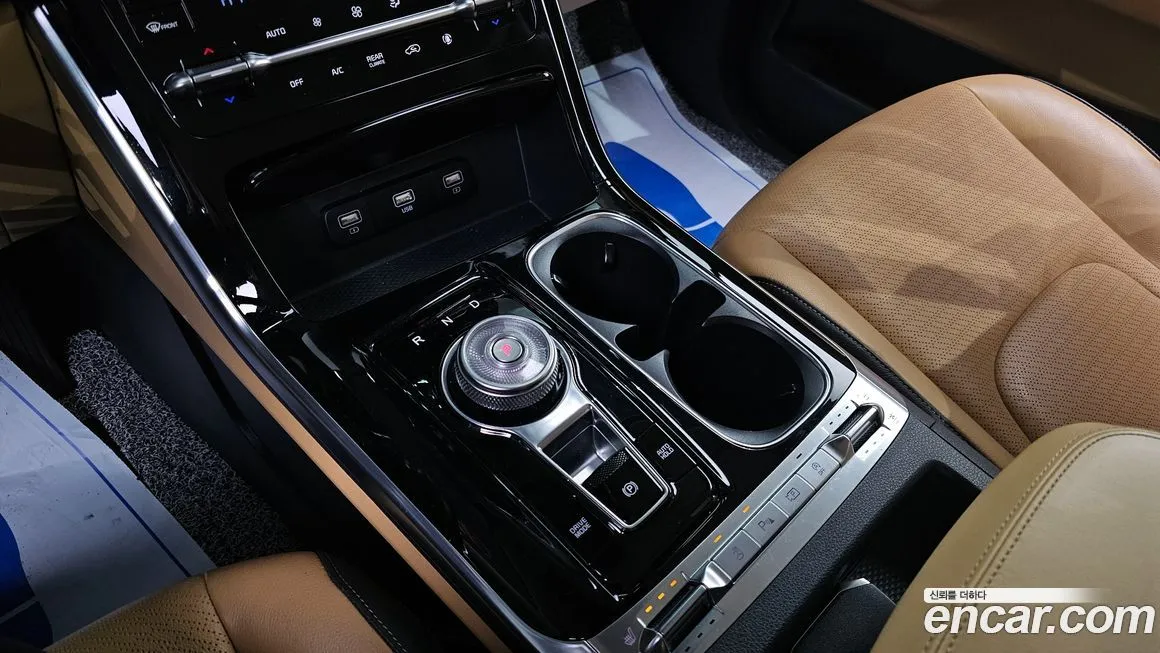 Kia Carnival — фото 10