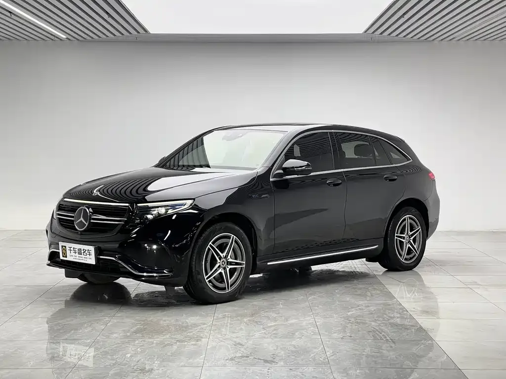 Mercedes-Benz EQC — фото 1