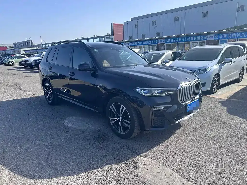 BMW X7 — фото 3