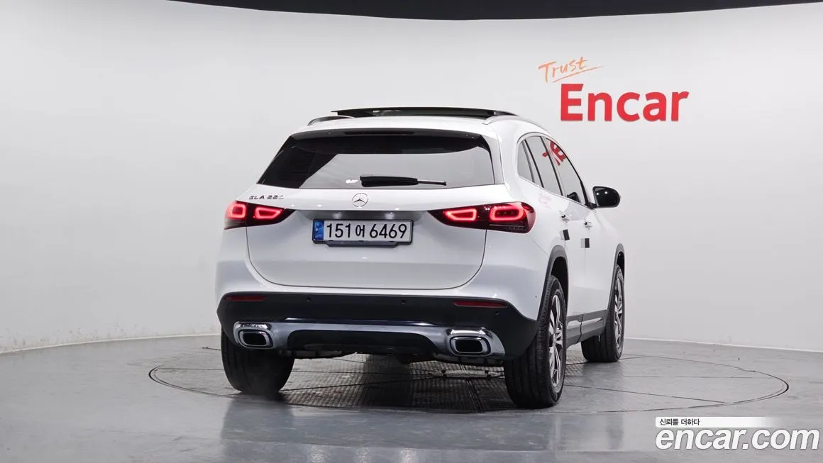 Mercedes-Benz GLA-Class — фото 7