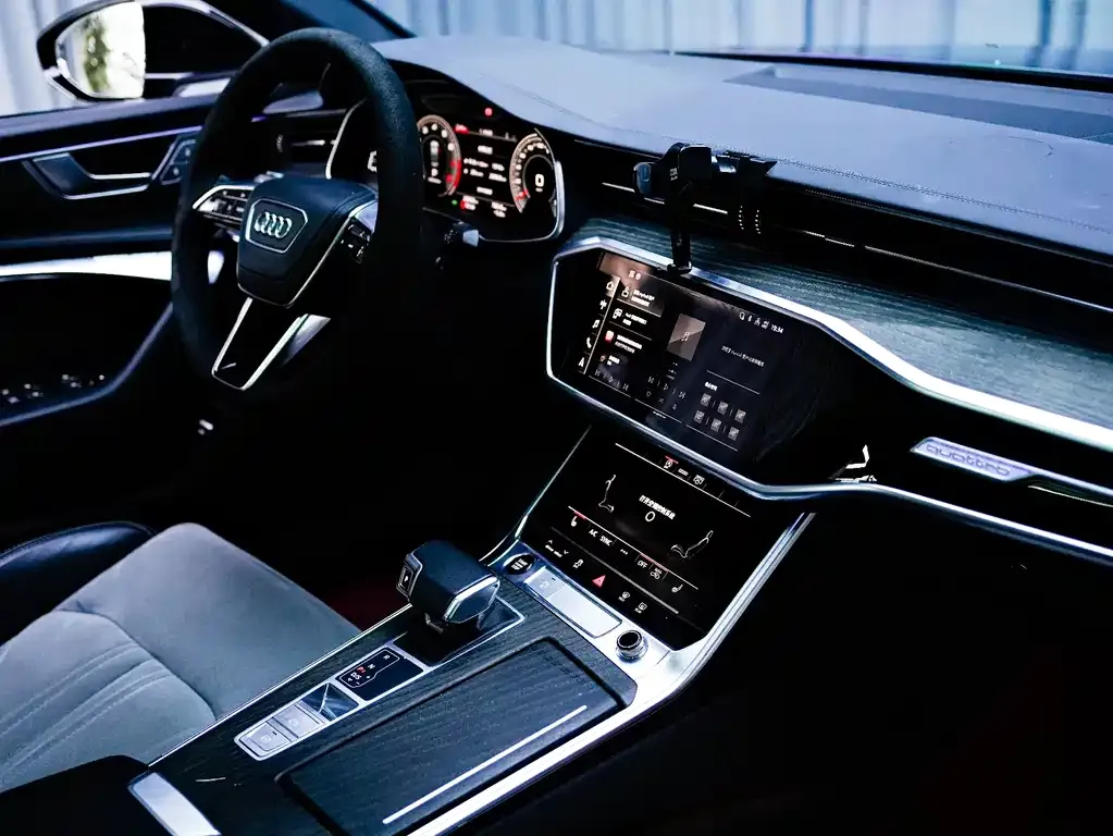 Audi A6L — фото 4