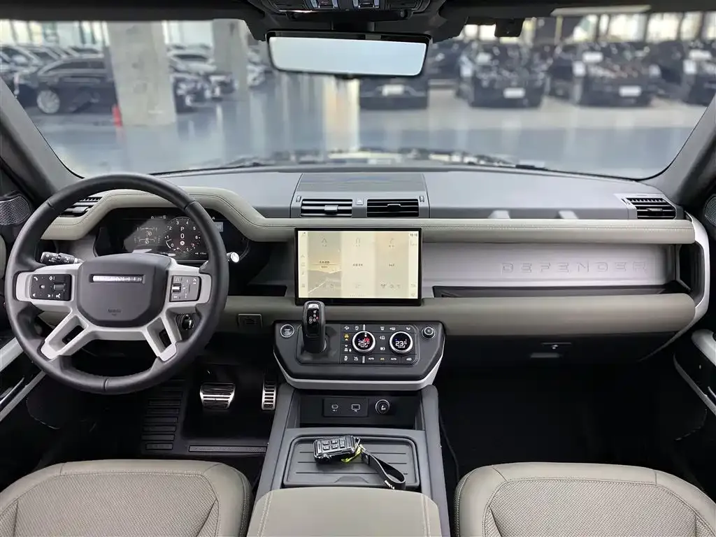 Land Rover Defender — фото 10