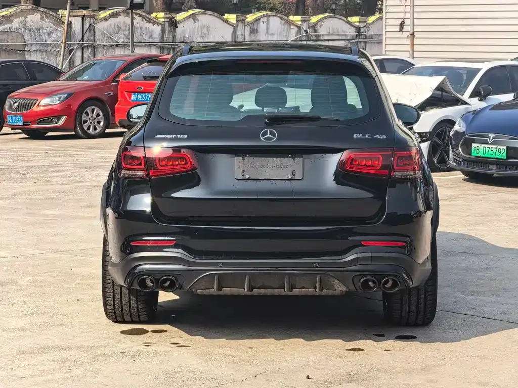 Mercedes-Benz GLC AMG — фото 10