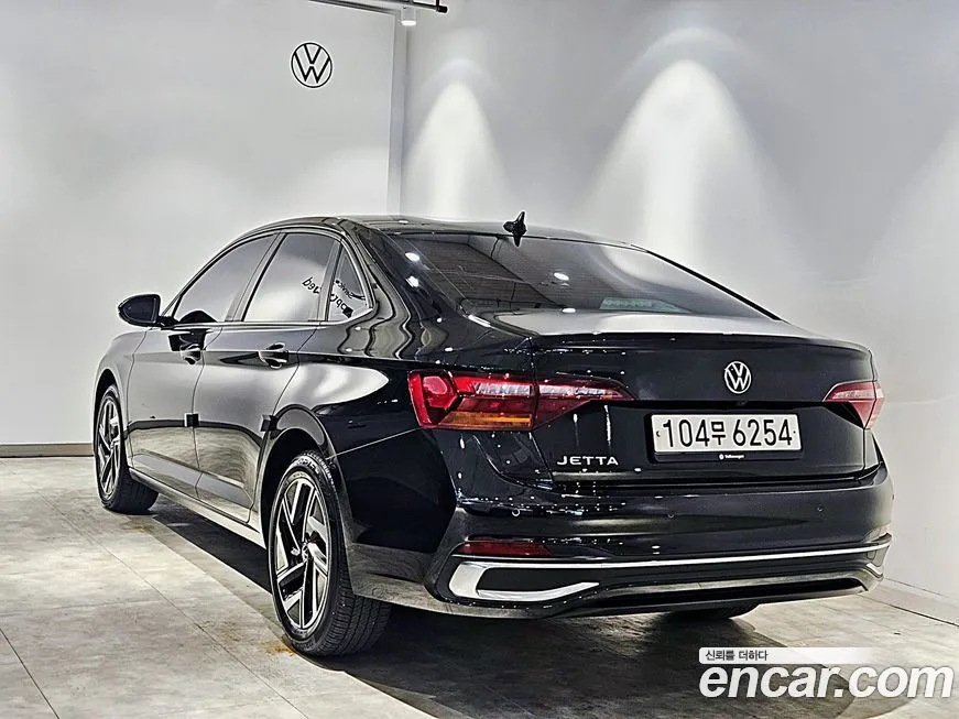 Volkswagen Jetta — фото 3
