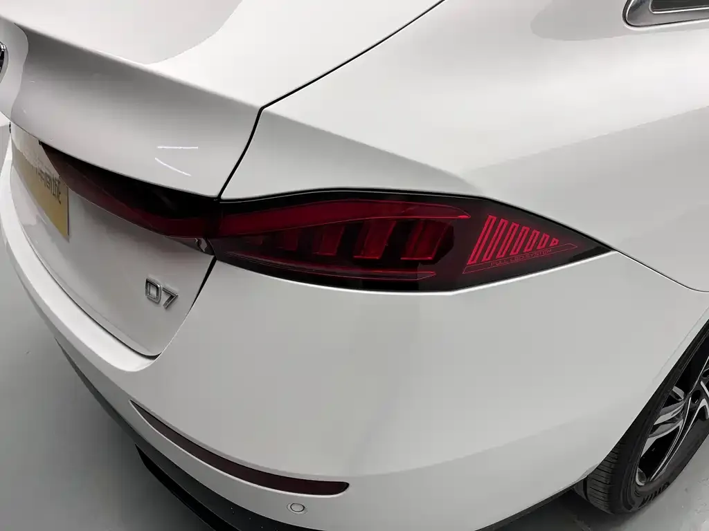 Roewe D7 — фото 4
