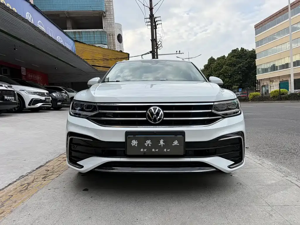 Volkswagen Tiguan L — фото 3