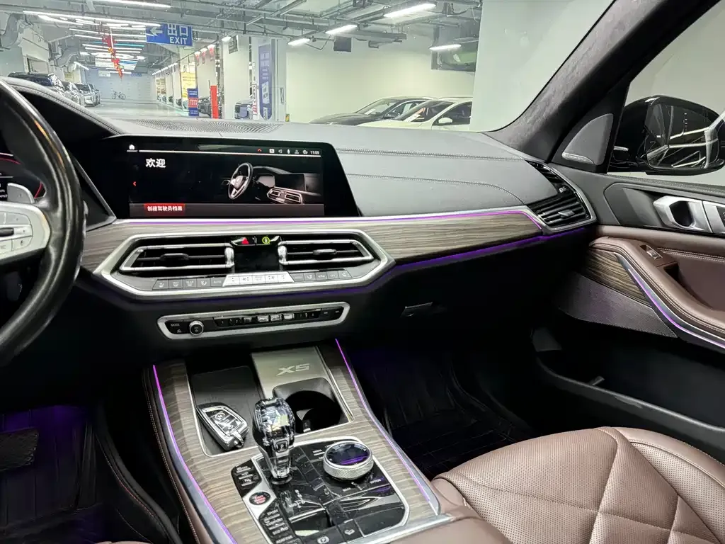 BMW X5 (Import) — фото 2