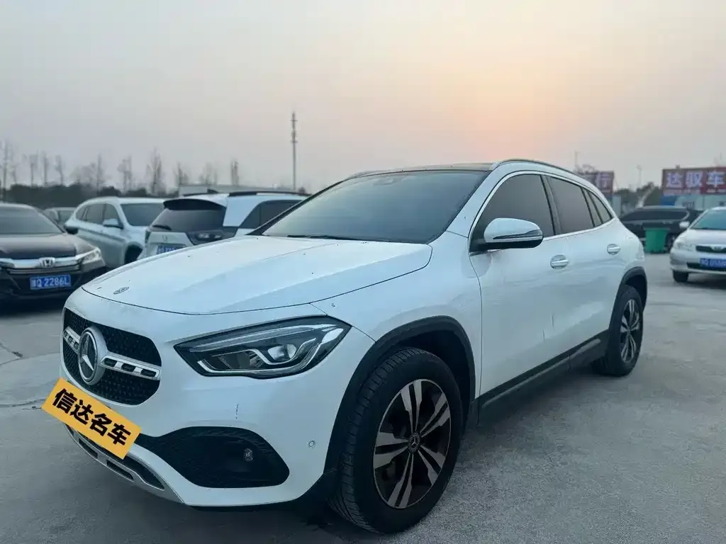 Mercedes-Benz GLA — фото 1