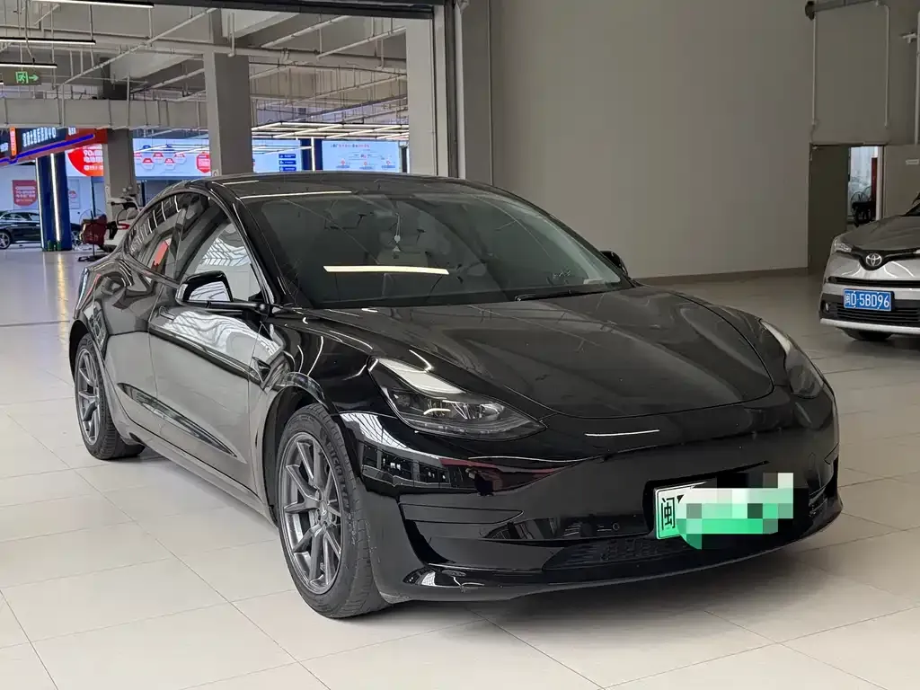 Tesla Model 3 — фото 5