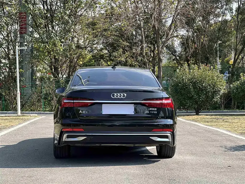 Audi A6L — фото 5