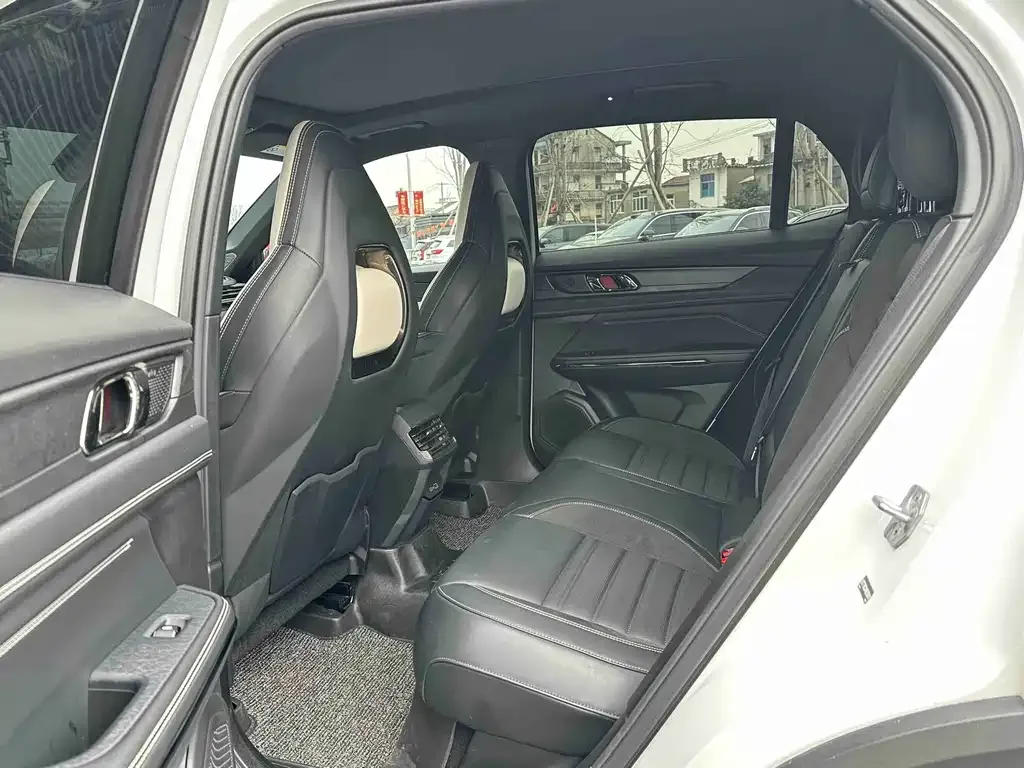 Lynk & Co 01 EM-P — фото 4