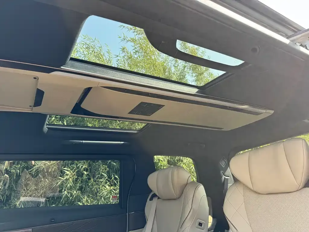 Toyota Vellfire — фото 3