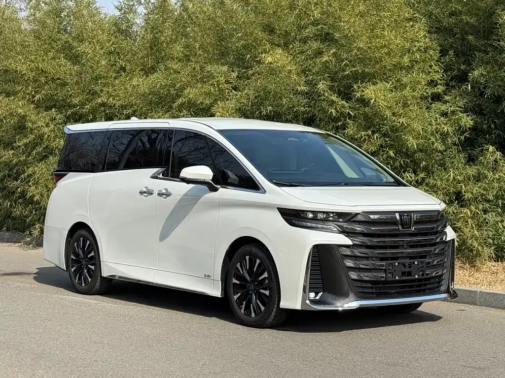 Toyota Vellfire — фото 8