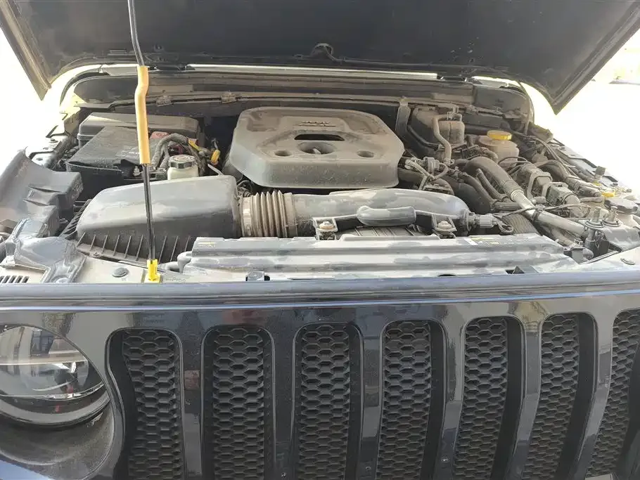 Jeep Wrangler — фото 10