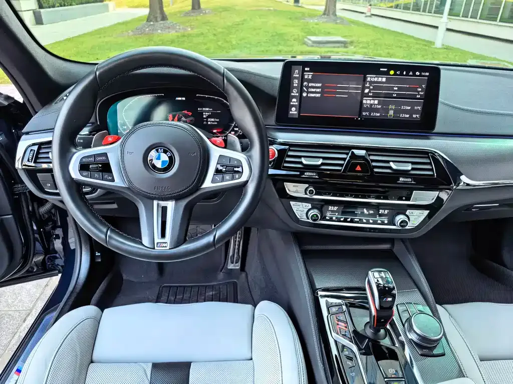 BMW M5 — фото 10