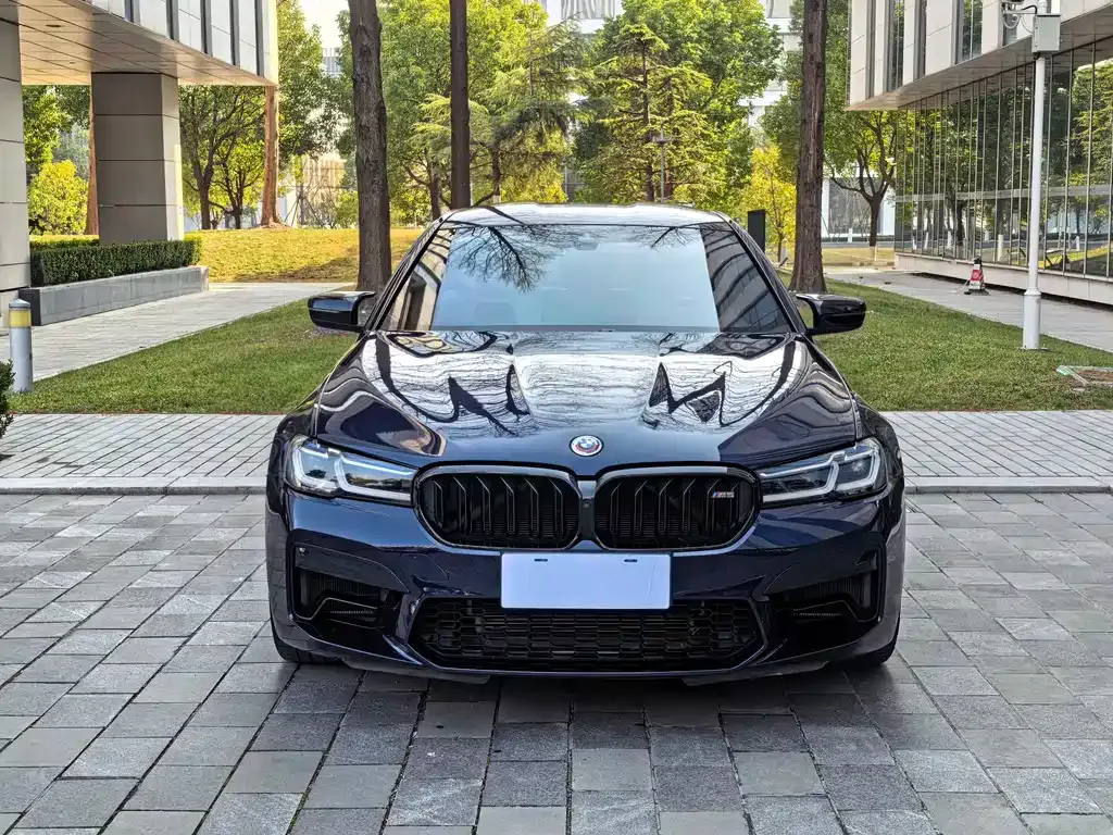 BMW M5 — фото 9