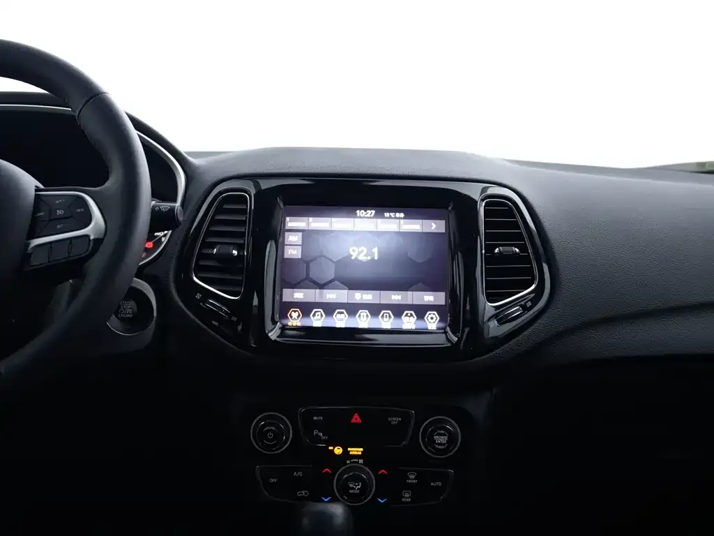 Jeep Compass — фото 10