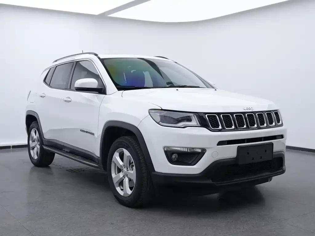 Jeep Compass — фото 7